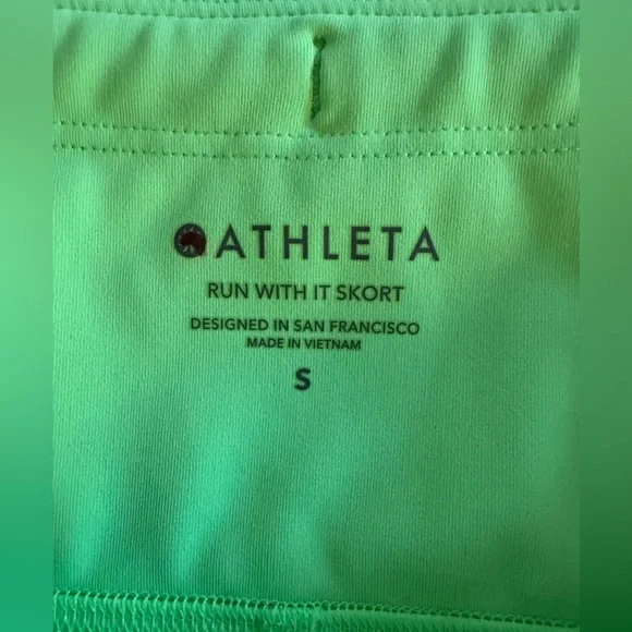 Athleta Run With It skirt - Neon Green! Excellent condition. Size Small. - Picture 5 of 9
